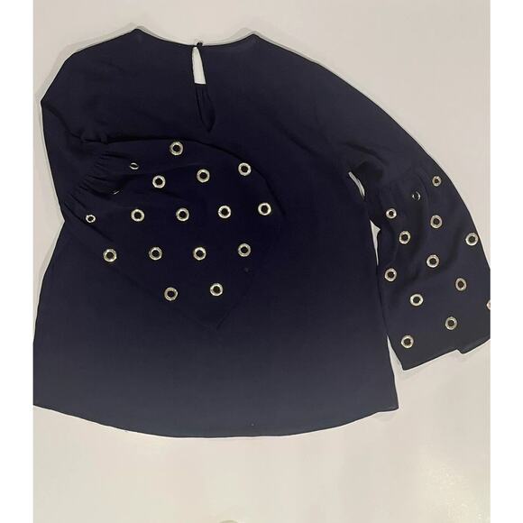 Michael Kors M round neck blouse with bell sleeves and gold grommets - Picture 2 of 7